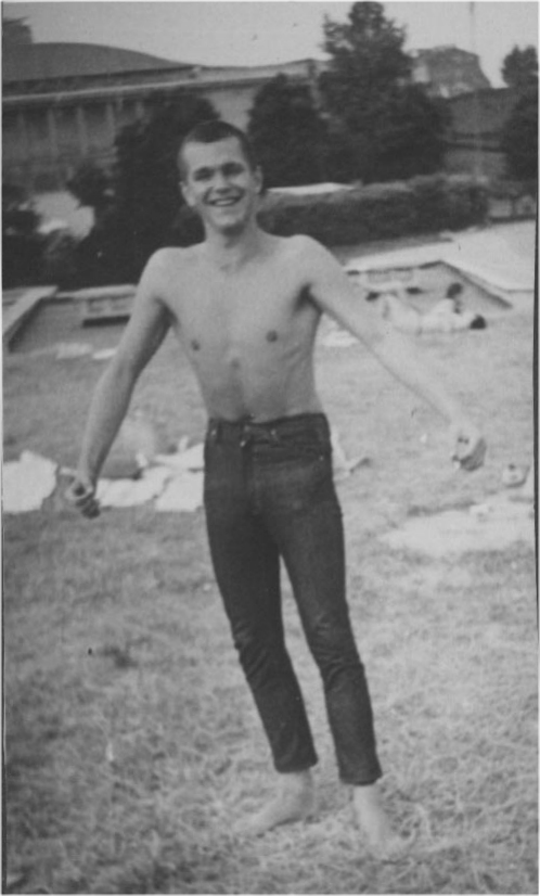 Krzysztof Sokolowski w dzinsach kolezanki.jpg